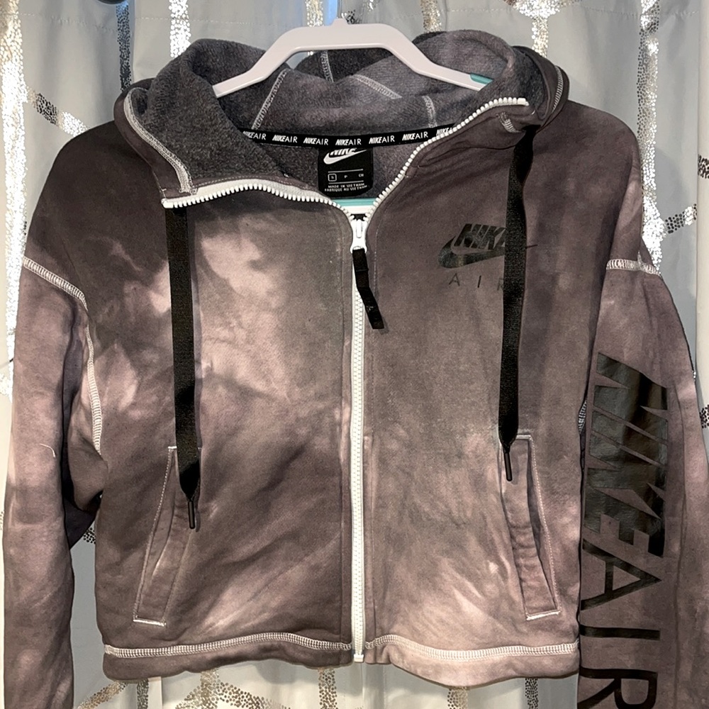 Nike cropped hoodie